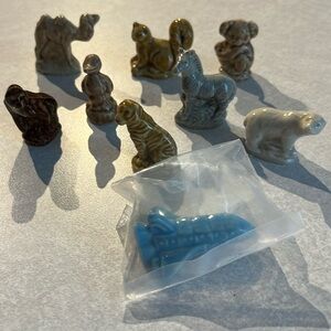 Set of 9 red rose miniatures